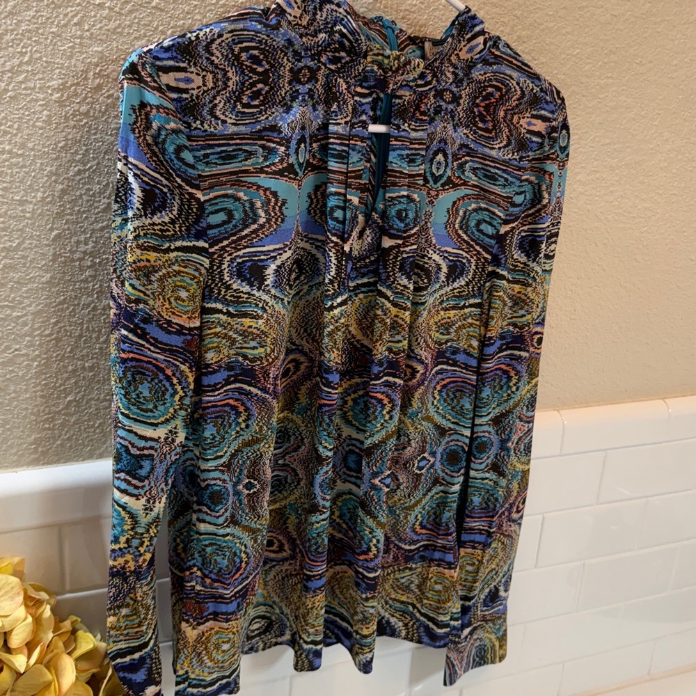 Carlisle silk Blouse. NEW with Tags . 92% silk . Size 10